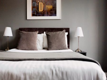 1 Bedroom Apartment - Photo 3