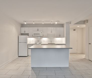 1 Bedroom Open Concept - Photo 3