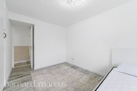 Crosby Close, Feltham - Photo 4