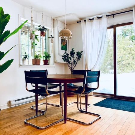 SUPERBE 3 1/2 TOUT INCLUS, MEUBLÉ SUR RUE PRIVÉE À VAL-DAVID - Photo 3