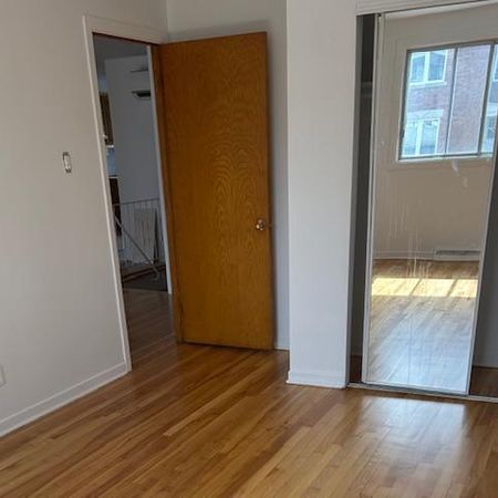 6 1/2 rez-de-chaussée, thermopompe - Photo 3