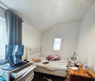 4 bedroom terraced to rent Perry Street, Northampton, Northamptonsh... - Photo 1