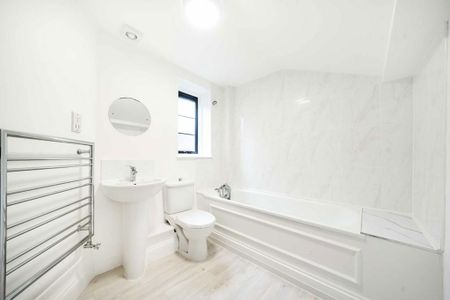 3 bedroom detached house to rent - Photo 5