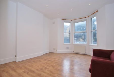 3 bedroom ground floor flat to rent - Photo 3