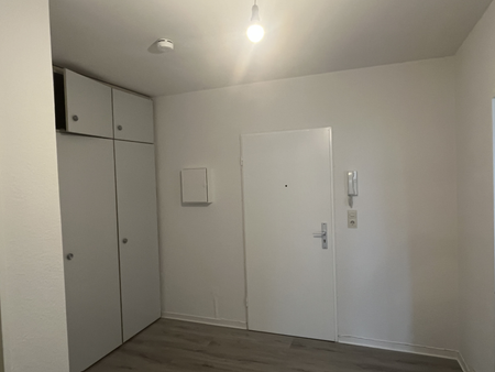 !!Schnell sein!! *Frisch renoviert* Helle 2-Zimmerwohnung mit BALKON**im ERDGESCHOSS - Photo 3