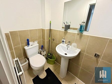 1 bedroom in a house share to rent - Photo 4