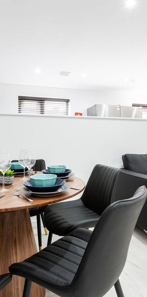 6 bedroom house to rent - Photo 1