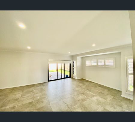 5 Trevally Avenue, Old Bar, NSW 2430 - Photo 2