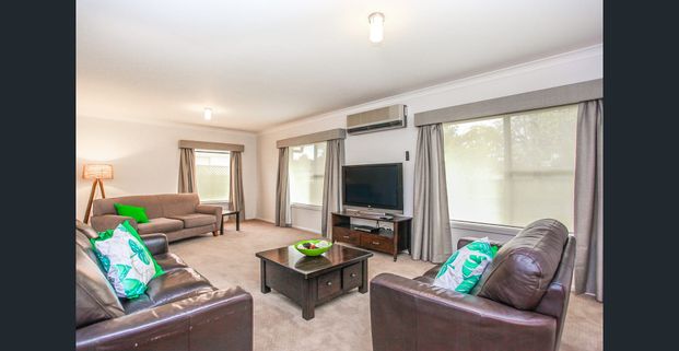 SHARE HOUSE - Great for Students or FIFO workers - Fully Furnished - Photo 1