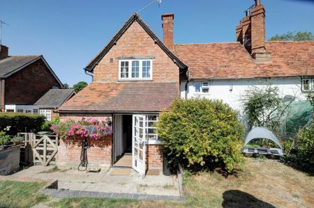 3 bedroom semi-detached house to rent - Photo 3