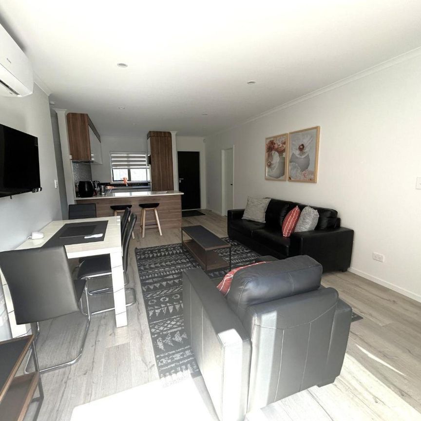 Highlight on Hibiscus - Photo 1