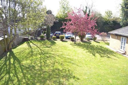 Tudor Mews, Eastern Road, Romford, RM1 - Photo 5