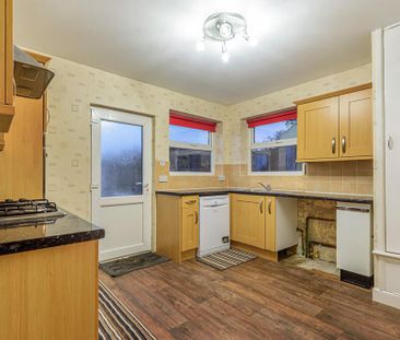 2 bedroom semi-detached bungalow to rent - Photo 5