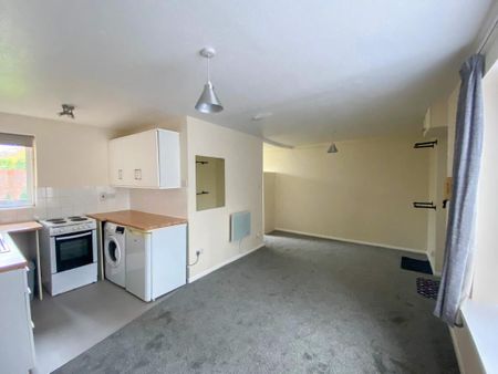 Studio to rent - Photo 5