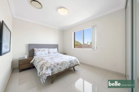 Modern Family Duplex with Space, Style & Convenience - Photo 5