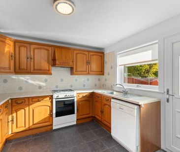 3 bedroom end of terrace house to rent - Photo 6