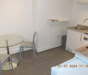 Student Properties to Let - Photo 3