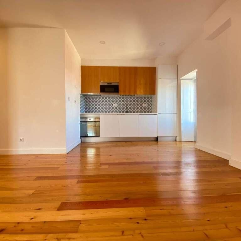 1 Bedroom Apartment in Vila Berta, Graça, Lisboa - Photo 1