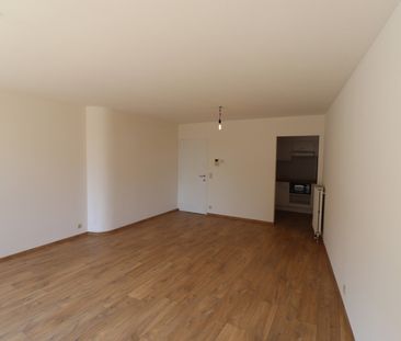 Een gerenoveerd appartement op de benedenverdieping rechts van de r... - Foto 2