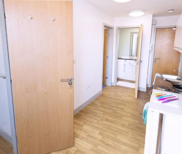 2 bedroom private hall to rent - Photo 5