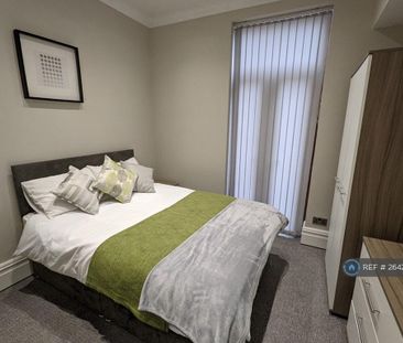 1 bedroom in a house share to rent - Photo 4