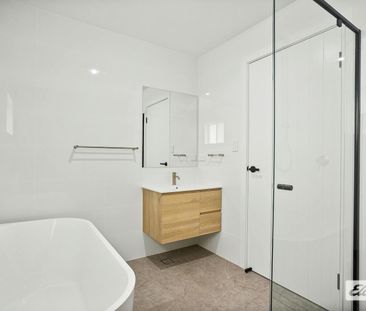 Brand new Executive Style residential rental opportunity! - Photo 4