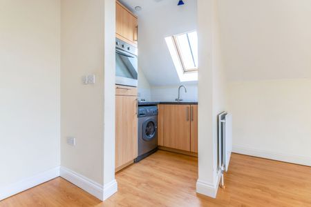 studio to rent Springfield Road, Horsham, West Sussex, RH12 - Photo 3