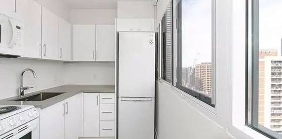 Dec ✔ Bloor/Yonge Bach apt $all-incl (gym, party room) - Photo 2