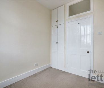 Hazelwood Lane, Palmers Green, London N13, N13 5HB - Photo 4