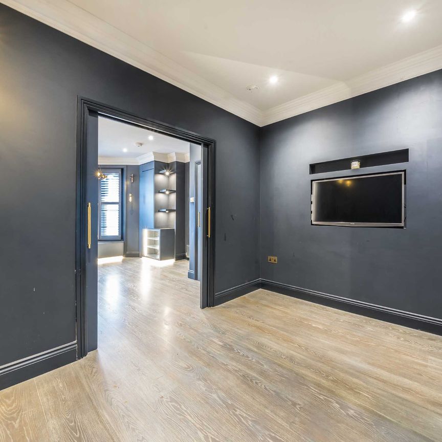 Fulham Road, SW6, London - Photo 1