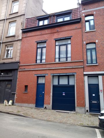 Maison - à louer - 1050 IXELLES 1 400 € - Photo 3