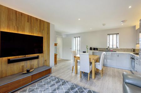 2 bedroom maisonette to rent - Photo 4