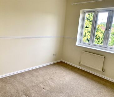 Bythebrook, Chippenham, SN14 - Photo 4