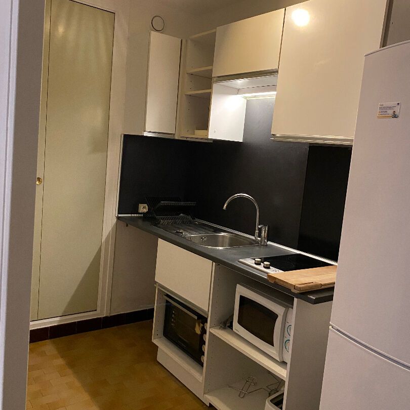 STUDIO MEUBLÉ DE 29.79 m² - Photo 1