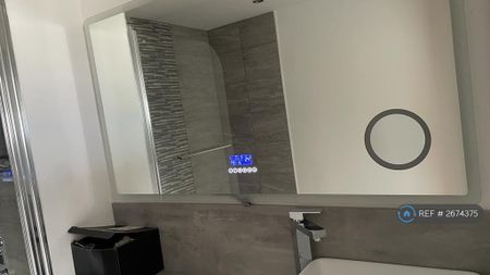 4 bedroom penthouse to rent - Photo 4