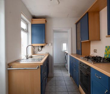 1 bedroom semi-detached house to rent - Photo 2
