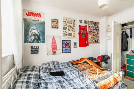 5 bedroom house to rent Hook Lane, Bognor Regis, West Sussex, PO22 - Photo 2