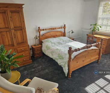 1 bedroom in a house share to rent - Photo 1