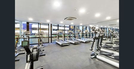 Stylish Light-Filled Apartment in the Heart of South Yarra - Photo 2