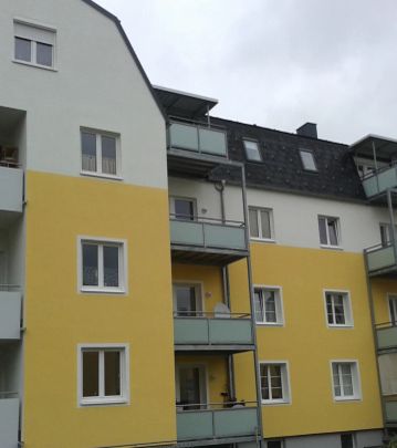 Große, sonnige 4-Zimmer-Wohnung mit Balkon im Dachgeschoss mit Küche in ruhiger Wohnlage Ried - Photo 1