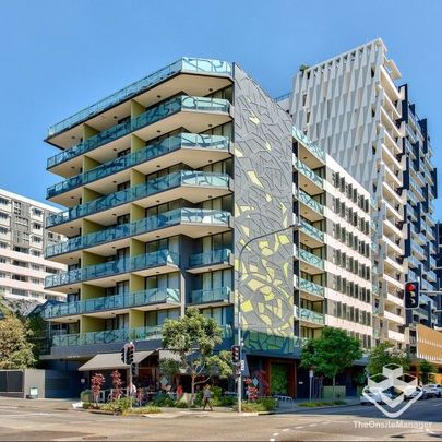 $640 per wk + 1 Car park + Fully Furnished - Photo 1