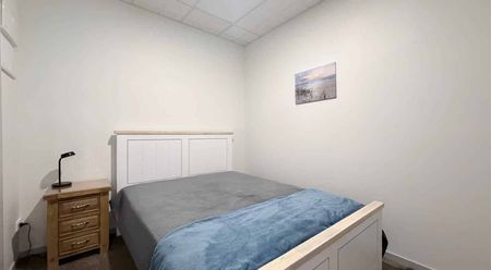 Centrally Located Apartment - Apartment 10 - Photo 3