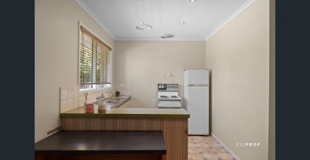 Spacious Family Living in the heart of Manningham - Photo 5