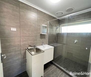 Perfect Location! - Photo 5