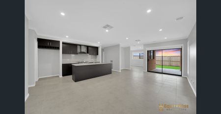 Bright and Spacious Family Home In Manor Lakes!!! - Photo 5