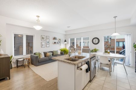 For Lease - 376 Wheat Boom Drive, Oakville, Ontario - Photo 4