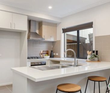 “North Side Beauty” - Photo 6