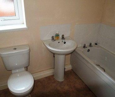 3 bedroom terraced house to rent - Photo 5