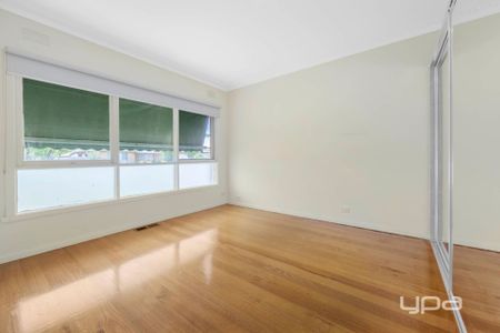 Charming Family Home for Rent in Sunshine West - Photo 4