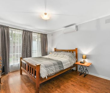 SPACIOUS 3 BEDROOM HOME WITH LOW GARDEN MAINTENANCE! - Photo 4